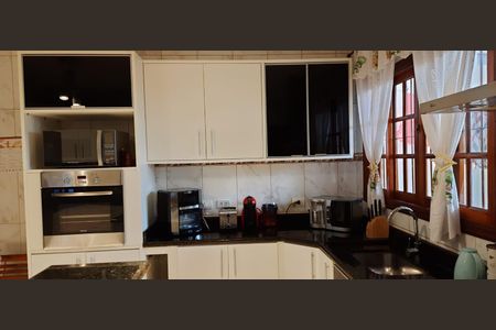 3_photo/94cef45379.73025ddaa94b56cf-ATLAS-30fb59e4-7deb-47b2-8817-cf25af5e2e22.jpg de casa à venda com 4 quartos, 198m² em Jardim do Papai, Guarulhos