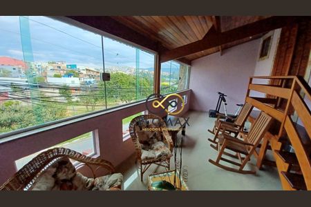 8_photo/94cef45a6d.918d092a45d685eb-ATLAS-55626817-95c3-4a59-97b0-b4cd05ced273.jpg de casa à venda com 3 quartos, 191m² em Jardim Palmira, Guarulhos