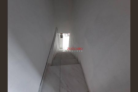 4_photo/94cef45ebd.4c0af79bae6ccfc3-ATLAS-183dc7ca-6ce8-4aa9-8819-77cd7c58277e.jpg de casa à venda com 5 quartos, 250m² em Parque Continental I, Guarulhos