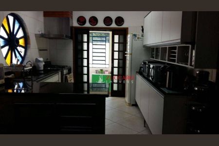 9_photo/94cef4a9c1.eaff83fda918595d-ATLAS-1fccf88e-3208-4096-98b5-d2b1d3945c00.jpg de casa à venda com 3 quartos, 250m² em Recreio São Jorge, Guarulhos