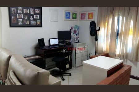 8_photo/94cef4a9c1.eaff83fda918595d-ATLAS-ae083aa8-0b53-486e-a81f-590ee52ac7f2.jpg de casa à venda com 3 quartos, 250m² em Recreio São Jorge, Guarulhos