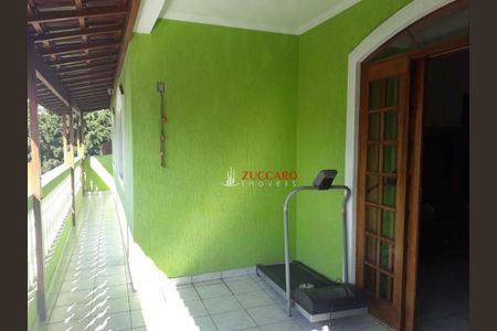 11_photo/94cef4c4ef.c3b9fb60c1df5c5a-ATLAS-0ef49a8b-0c07-47ab-ae49-52146ef8ce75.jpg de casa à venda com 3 quartos, 244m² em Jardim Adriana, Guarulhos