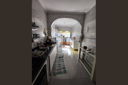 2_photo/94cef4c52f.a64aef6598c47c00-ATLAS-8bbd237c-8b26-48e2-9eb6-095d6b5b9ce7.jpg de casa à venda com 3 quartos, 167m² em Jardim Adriana, Guarulhos