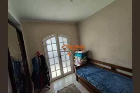 8_photo/94cef4c52f.a64aef6598c47c00-ATLAS-acfd7c5e-6aa1-44f9-9c49-93207c0b1424.jpg de casa à venda com 3 quartos, 167m² em Jardim Adriana, Guarulhos