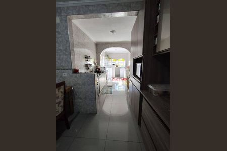 8_photo/94cef4c52f.d37cd14ee98fd61c-ATLAS-347f9a75-d11b-4fc1-b67e-5145c05e594b.jpg de casa à venda com 3 quartos, 167m² em Jardim Adriana, Guarulhos