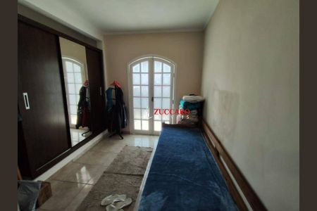 5_photo/94cef4c52f.d37cd14ee98fd61c-ATLAS-fdc00674-0e1c-4e55-81b8-b8caf92f64a2.jpg de casa à venda com 3 quartos, 167m² em Jardim Adriana, Guarulhos