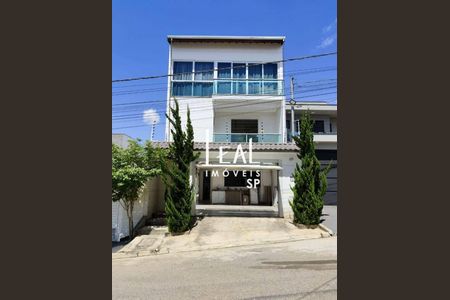 2_photo/94cef4cb79.9f73e101bd22bb98-ATLAS-09aa8472-c8b5-44bf-97d9-feede371c64b.jpg de casa à venda com 4 quartos, 450m² em Jardim Adriana, Guarulhos