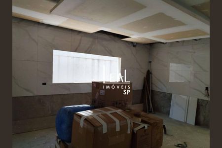 6_photo/94cef4cb79.9f73e101bd22bb98-ATLAS-cf0daff2-1d40-46a8-8c9e-276126516391.jpg de casa à venda com 4 quartos, 450m² em Jardim Adriana, Guarulhos