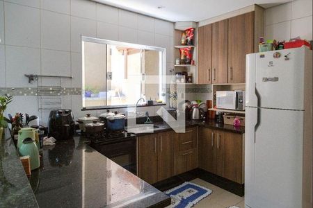 2_photo/94cef4cc33.521465a1a6cc0fb0-ATLAS-1a99ae66-b9a1-47b4-be75-2c85bdfa7150.jpg de casa à venda com 3 quartos, 212m² em Jardim Adriana, Guarulhos