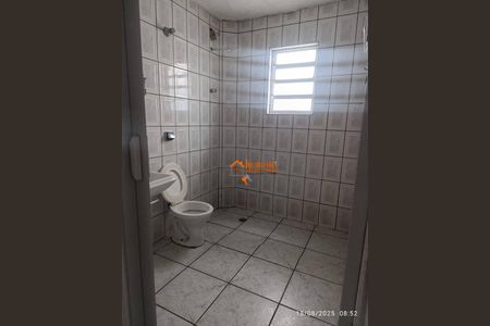 8_photo/94cef4cc4b.87b6673cd9374c51-ATLAS-8fa46e03-e9a3-4c28-8814-ea50701b13b5.jpg de casa à venda com 3 quartos, 250m² em Jardim Adriana, Guarulhos