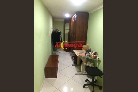 6_photo/94cef4ccf7.7d44486df2fbe63f-ATLAS-1b862b81-c1d5-4192-93d0-87379b0e4356.jpg de casa à venda com 5 quartos, 250m² em Jardim Adriana, Guarulhos