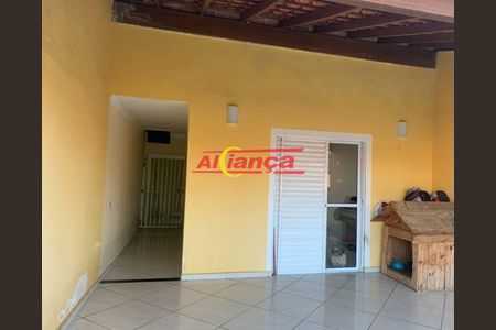 10_photo/94cef4ccf7.7d44486df2fbe63f-ATLAS-3abbdee8-88dd-4c53-bdb3-2b43f0e36206.jpg de casa à venda com 5 quartos, 250m² em Jardim Adriana, Guarulhos