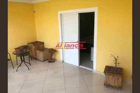 11_photo/94cef4ccf7.7d44486df2fbe63f-ATLAS-40cfb4be-ba8d-4492-be1b-8bda82a3d5bd.jpg de casa à venda com 5 quartos, 250m² em Jardim Adriana, Guarulhos