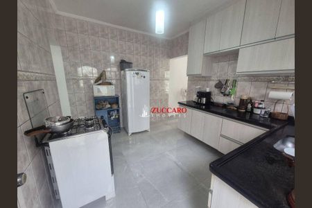 7_photo/94cef4ccfb.2c9577e84ad36a88-ATLAS-af21d40f-2c0b-4da4-9705-fb268168c56e.jpg de casa à venda com 4 quartos, 188m² em Parque Continental I, Guarulhos