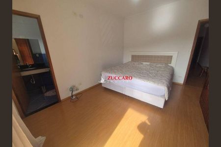 18_photo/94cef4ccfb.2c9577e84ad36a88-ATLAS-b27e1314-e4f5-4ca3-8487-437bee7a2455.jpg de casa à venda com 4 quartos, 188m² em Parque Continental I, Guarulhos