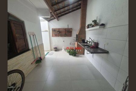 12_photo/94cef4ccfb.2c9577e84ad36a88-ATLAS-c70aebb8-ae02-413a-8ac8-2de8f58587a8.jpg de casa à venda com 4 quartos, 188m² em Parque Continental I, Guarulhos