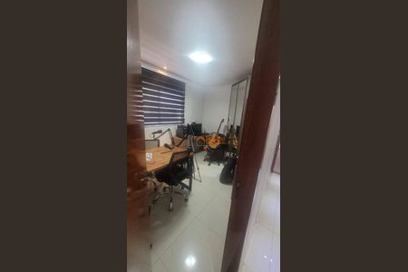 10_photo/94cef4cd1b.ceff8192393c33de-ATLAS-c2d742b3-1061-4b05-83a1-c8b640bba5b0.jpg de casa à venda com 4 quartos, 200m² em Jardim Adriana, Guarulhos