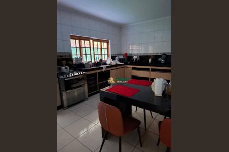 4_photo/94cef4cd9b.f7ef23318e3dd9b6-ATLAS-4c97f474-4881-4d18-9807-527f5dfa0177.jpg de casa à venda com 3 quartos, 208m² em Jardim Adriana, Guarulhos