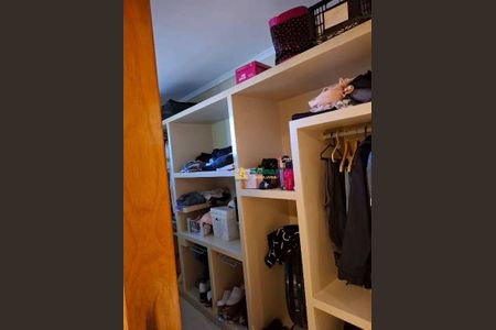 10_photo/94cef4cd9b.f7ef23318e3dd9b6-ATLAS-9b402431-d013-40cc-9407-5bb663f98b38.jpg de casa à venda com 3 quartos, 208m² em Jardim Adriana, Guarulhos