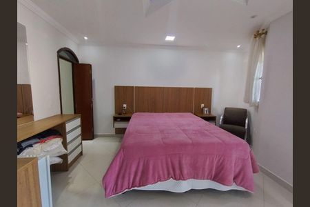 5_photo/94cef4cdbb.3e1b4b7d4b39a1bc-ATLAS-0cb76956-39cb-47d4-9612-024b41f48c0c.jpg de casa à venda com 3 quartos, 180m² em Jardim Adriana, Guarulhos