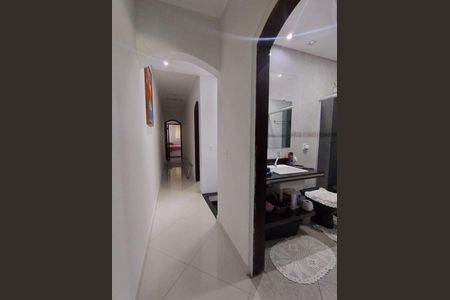 37_photo/94cef4cdbb.3e1b4b7d4b39a1bc-ATLAS-8cb13f22-2a40-46fd-8500-85a82256ca3e.jpg de casa à venda com 3 quartos, 180m² em Jardim Adriana, Guarulhos