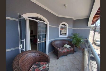 29_photo/94cef4cdbb.3e1b4b7d4b39a1bc-ATLAS-a6bbb5ba-8b3b-450f-8155-5280ac9208eb.jpg de casa à venda com 3 quartos, 180m² em Jardim Adriana, Guarulhos