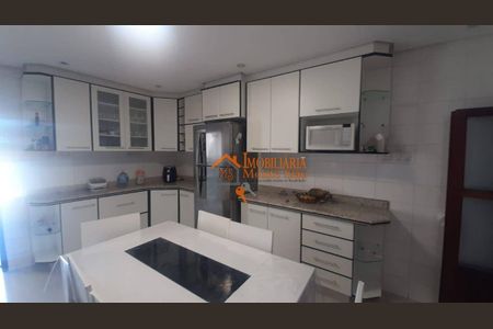 5_photo/94cef4cdbb.3e1b4b7d4b39a1bc-ATLAS-b3aa5e1f-4577-45ce-971c-1127f558cc8d.jpg de casa à venda com 3 quartos, 150m² em Jardim Adriana, Guarulhos