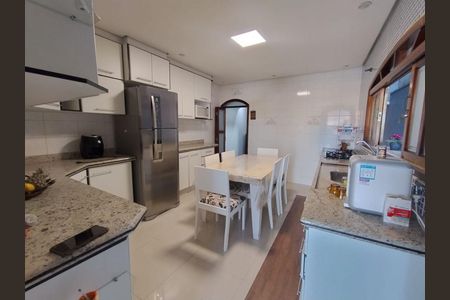 8_photo/94cef4cdbb.3e1b4b7d4b39a1bc-ATLAS-bf9be4c4-489a-46b9-80d1-9ccb1d0e9970.jpg de casa à venda com 3 quartos, 180m² em Jardim Adriana, Guarulhos