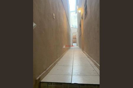 4_photo/94cef4cdf3.a4f2ab0392604d28-ATLAS-1b7a24e3-6aba-4bce-8194-e9d2ea59b13f.jpg de casa à venda com 4 quartos, 252m² em Jardim Adriana, Guarulhos