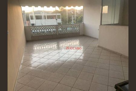 5_photo/94cef4cdf3.a4f2ab0392604d28-ATLAS-84ad3aa6-2d36-44c0-936f-5e5d86ae8df8.jpg de casa à venda com 4 quartos, 252m² em Jardim Adriana, Guarulhos