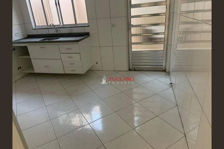 9_photo/94cef4cdf3.a4f2ab0392604d28-ATLAS-a19733fd-07bd-4e16-9c69-95fd047d0bae.jpg de casa à venda com 4 quartos, 252m² em Jardim Adriana, Guarulhos