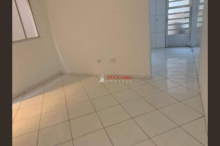 5_photo/94cef4cdf3.a4f2ab0392604d28-ATLAS-e3d11cab-ab06-42ed-a6d3-4ce33e21d69f.jpg de casa à venda com 4 quartos, 252m² em Jardim Adriana, Guarulhos