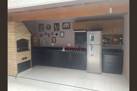 5_photo/94cef4ce89.1bb529b01f5e602e-ATLAS-1e2736b5-c1ae-44be-a4a7-d470e4c76223.jpg de casa à venda com 4 quartos, 287m² em Jardim Adriana, Guarulhos