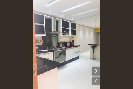 5_photo/94cef4ce89.6c5cdeaf35ec3acf-ATLAS-36215cd6-23aa-4637-adbf-d4bcbc21aa60.jpg de casa à venda com 3 quartos, 200m² em Jardim Adriana, Guarulhos