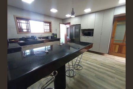 5_photo/94cef4ce89.cf0263a9feccb03d-ATLAS-37b12150-3095-43b9-9615-e1cf2d098f24.jpg de casa à venda com 4 quartos, 430m² em Jardim Adriana, Guarulhos