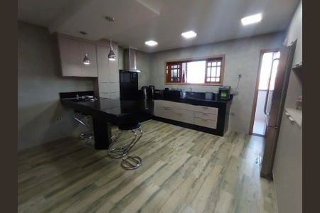 10_photo/94cef4ce89.cf0263a9feccb03d-ATLAS-94855f28-9c7b-4aad-bfb9-40f026ed7e69.jpg de casa à venda com 4 quartos, 430m² em Jardim Adriana, Guarulhos