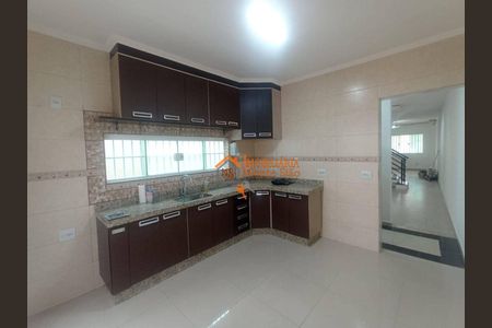 2_photo/94cef4ce93.28f6ec5d72603be5-ATLAS-04394be0-e424-4106-90d1-ca3121c3181f.jpg de casa à venda com 3 quartos, 150m² em Jardim Adriana, Guarulhos