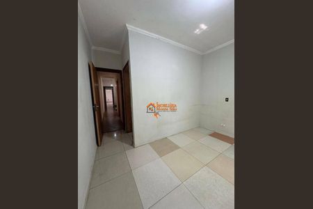 32_photo/94cef4cedd.a64aef6598c47c00-ATLAS-6df0bbb9-d973-448e-979b-7fb3e819894a.jpg de casa à venda com 4 quartos, 360m² em Jardim Adriana, Guarulhos