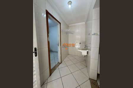 42_photo/94cef4cedd.a64aef6598c47c00-ATLAS-7e854890-b25c-4104-a0cb-91ee23c15f9e.jpg de casa à venda com 4 quartos, 360m² em Jardim Adriana, Guarulhos