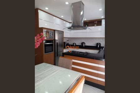 10_photo/94cef4d06f.dfdf3a77207432af-ATLAS-8e71e77c-2c75-4d88-9a4a-15d2d084b0a1.jpg de casa à venda com 2 quartos, 135m² em Jardim Adriana, Guarulhos