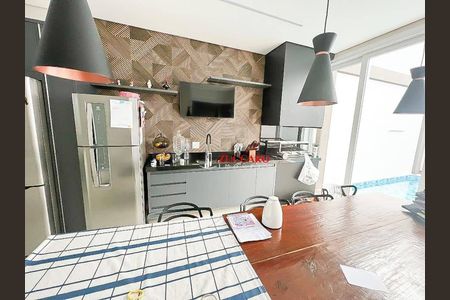 7_photo/94cef4d07b.6c5cdeaf35ec3acf-ATLAS-d45750d4-0ac3-426a-9d5b-1fc5fc1097e4.jpg de casa à venda com 3 quartos, 175m² em Jardim Adriana, Guarulhos