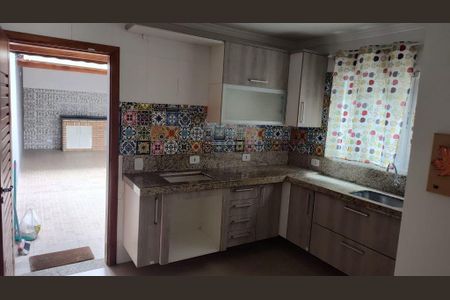 10_photo/94cef4d0a5.85bd9762b735a316-ATLAS-0bf26fb0-5c79-4330-8a7e-ba4a35dc55b3.jpg de casa à venda com 3 quartos, 135m² em Jardim Adriana, Guarulhos