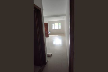 5_photo/94cef4d0a5.85bd9762b735a316-ATLAS-4a7c5e62-c5da-4596-9b7f-a9b11cc9fc10.jpg de casa à venda com 3 quartos, 135m² em Jardim Adriana, Guarulhos