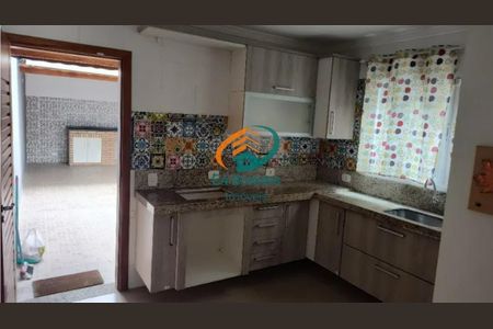 12_photo/94cef4d0ad.527d2e055a247cfd-ATLAS-93633bfb-92e5-46c7-b591-09e3ee63bf00.jpg de casa à venda com 3 quartos, 135m² em Jardim Adriana, Guarulhos