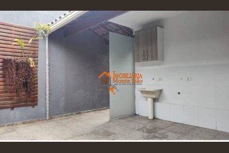 7_photo/94cef4d0ad.527d2e055a247cfd-ATLAS-a5440c6a-e43c-4375-a7f6-ee3cc889d7f5.jpg de casa à venda com 3 quartos, 135m² em Jardim Adriana, Guarulhos