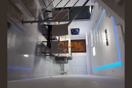 12_photo/94cef4d0fb.ceff8192393c33de-ATLAS-75186392-8f67-4e4a-b8ee-e29384a32380.jpg de casa à venda com 3 quartos, 140m² em Jardim Adriana, Guarulhos