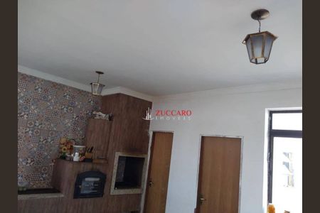 5_photo/94cef4d119.1547b7ac4d6630ee-ATLAS-37ded55e-9449-4718-8cd7-904e2c9c2f2b.jpg de casa à venda com 4 quartos, 375m² em Jardim Adriana, Guarulhos