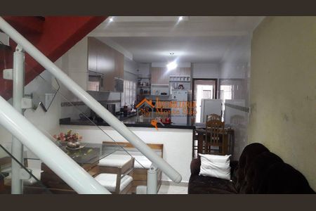 10_photo/94cef4d11d.b37fb779aadef412-ATLAS-3a6a8772-e1d1-480b-8588-0b4135aaca36.jpg de casa à venda com 3 quartos, 125m² em Jardim Adriana, Guarulhos