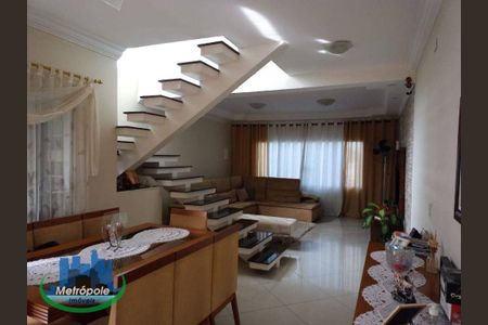 8_photo/94cef4d1ff.cdc422f0f5acc07d-ATLAS-5fa0f6f7-9c27-41b3-b894-405f346633da.jpg de casa à venda com 4 quartos, 290m² em Jardim Adriana, Guarulhos