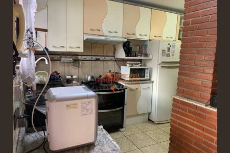 8_photo/94cef4d2e9.c696d6dfecea6f1c-ATLAS-a5b1c3ad-3bf4-4e9b-9fac-b1a7de2ba3b0.jpg de casa à venda com 3 quartos, 162m² em Parque Flamengo, Guarulhos